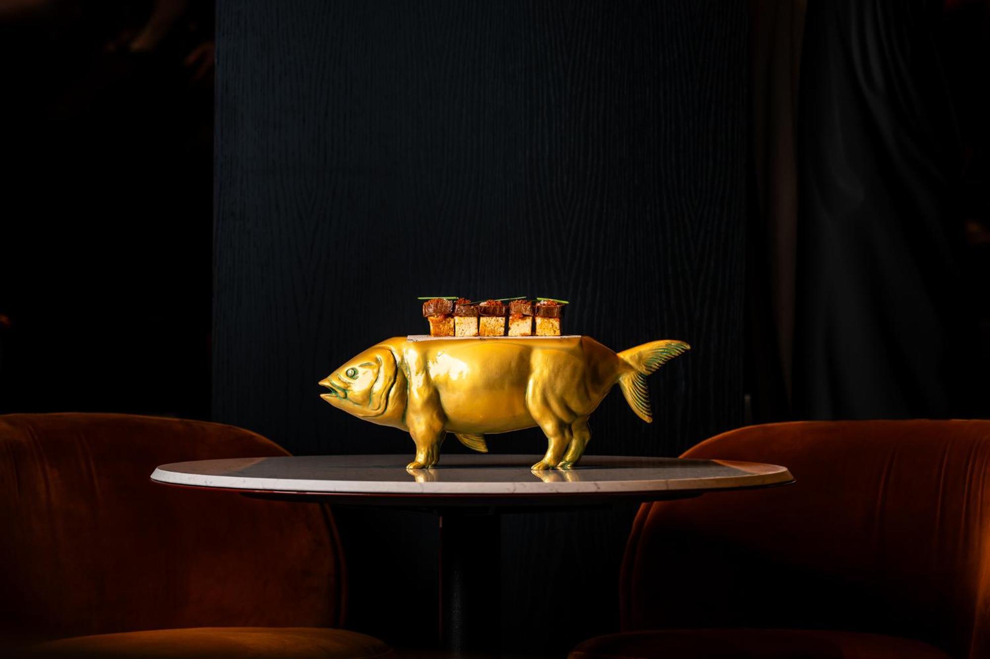 Andaz Amsterdam, Prinsengracht, By Hyatt Exterior foto The Golden Pig